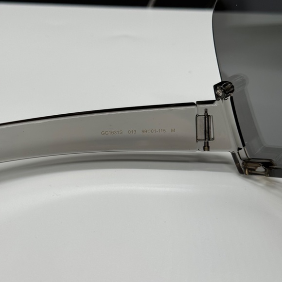 NEW GUCCI GG1631S 013 UNISEX SUNGLASSES GG 1631S 013 GUCCI SHIELD GREY EYEWEAR - Picture 9 of 11